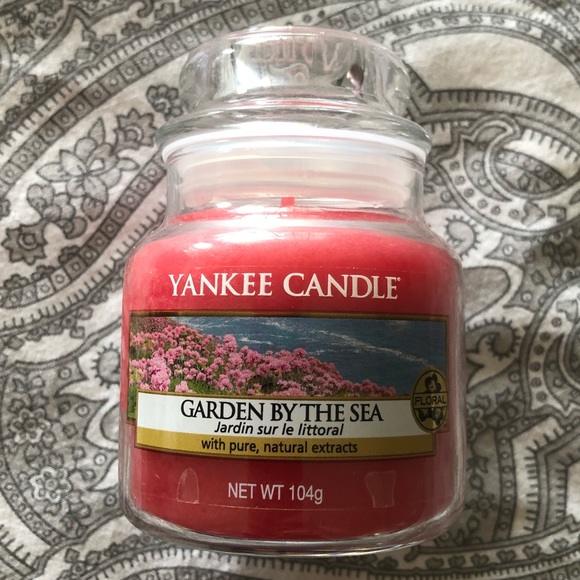 ⬇️ 2 small candles - Picture 2 of 4